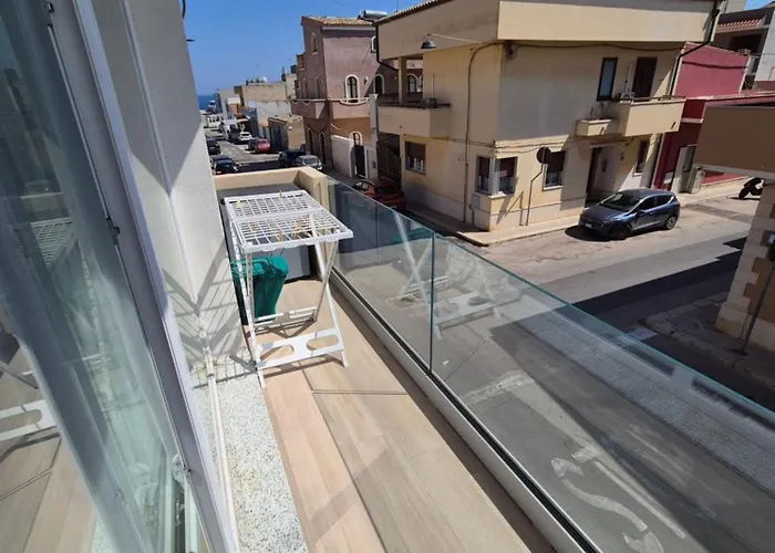 The Sun 365 - Sea View Apartment